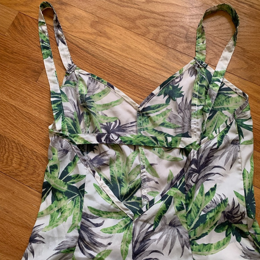 Romper - Picture 2 of 3